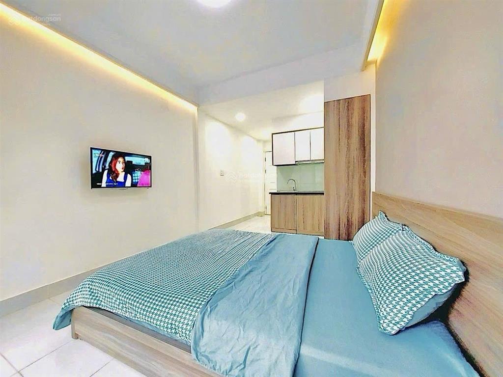 Sát cạnh hẻm xe hơi, ngay bùi văn ba, q7, 4 tầng, (7,2x14,2m), 11pn, dòng tiền 40tr/tháng