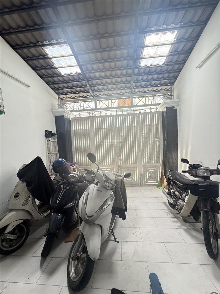 Sát cạnh hẻm xe hơi, ngay bùi văn ba, q7, 4 tầng, (7,2x14,2m), 11pn, dòng tiền 40tr/tháng