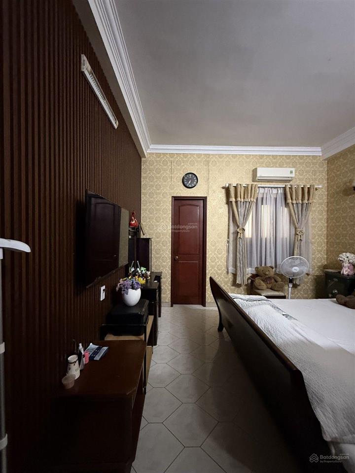 Nhà đẹpgần nguyễn thị thậpkế siêu thị goq7hẻm 8m có lề3 tầng(4x17m)chỉ hơn 11tỷ