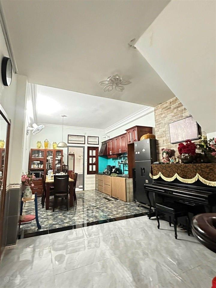 Nhà đẹpgần nguyễn thị thậpkế siêu thị goq7hẻm 8m có lề3 tầng(4x17m)chỉ hơn 11tỷ
