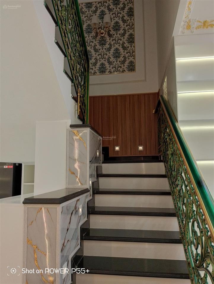 Lô góc cực thoáng  sát mt đường  hẻm xe hơi ngủ nhà, gần phú thuận q7 4 tầng (4,8x13m) nhỉnh 7 tỷ