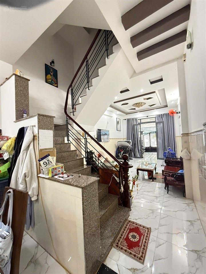 Nhà rất đẹp huỳnh tấn phát kế bên phú mỹ hưngtân phúq7 xe hơi ngủ nhà 2 tầng (4,5x20m) chỉ 6,2tỷ