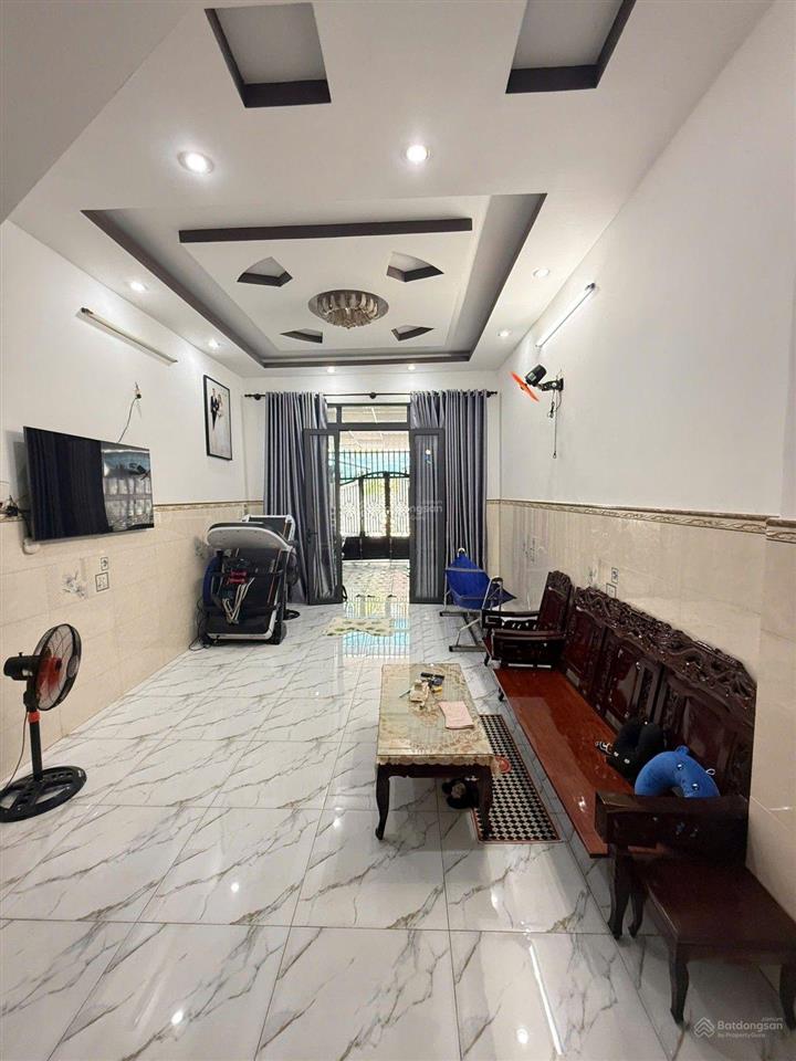 Nhà rất đẹp huỳnh tấn phát kế bên phú mỹ hưngtân phúq7 xe hơi ngủ nhà 2 tầng (4,5x20m) chỉ 6,2tỷ