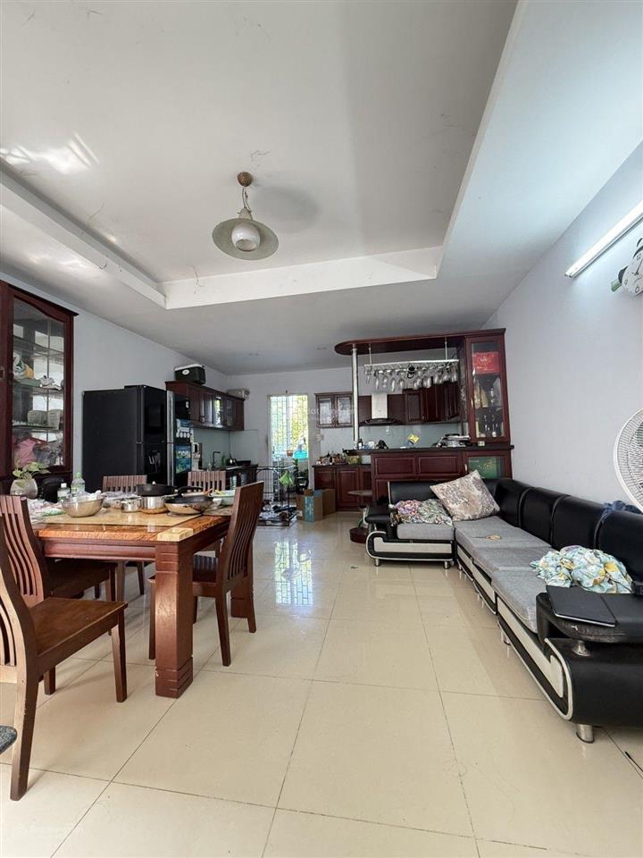 Bán nhà mặt tiền kinh doanh quận 7, gần phú mỹ hưng 5x18m 3 tầng đường 12m giá 11.5 tỷ