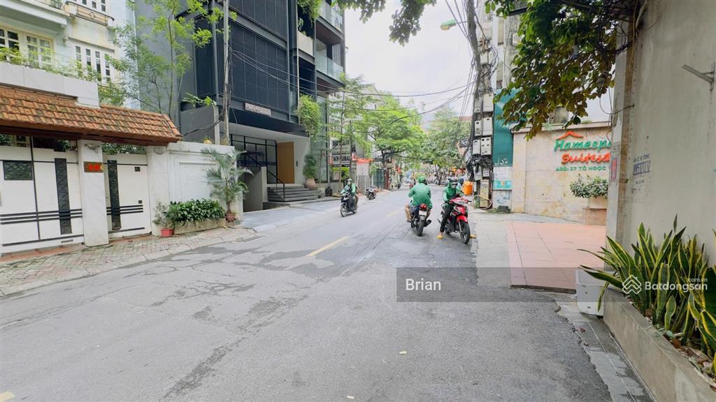 Bán nhà tô ngọc vân dt 147m2, mt 12.7m, 9 tầng, có vỉa hè, cho thuê 3.6 tỷ/năm, view hồ tây