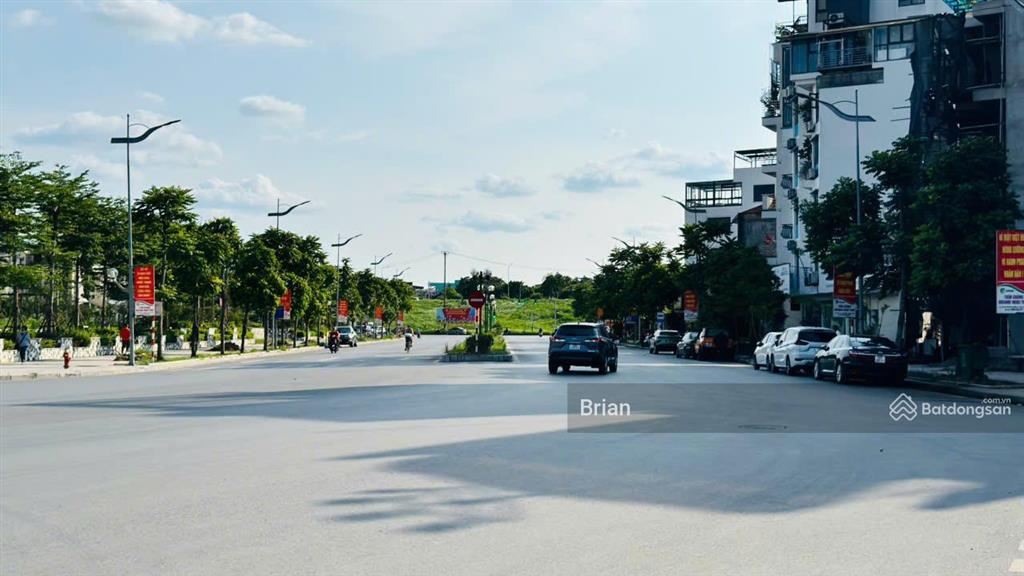 Chính chủ bán nhà mặt phố nguyễn gia bồng dt 471m2, mt 26.2m, lô góc, 3 mặt tiền