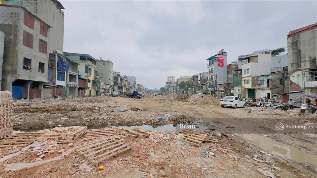 Chính chủ bán nhà mặt phố khu la thành dt 135m2, mt 8.8m, 2 mặt tiền, đường rộng 55m