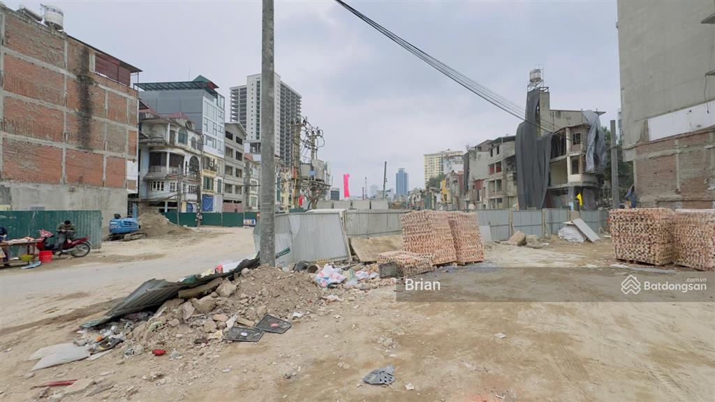 Chính chủ bán nhà mặt phố khu la thành dt 135m2, mt 8.8m, 2 mặt tiền, đường rộng 55m