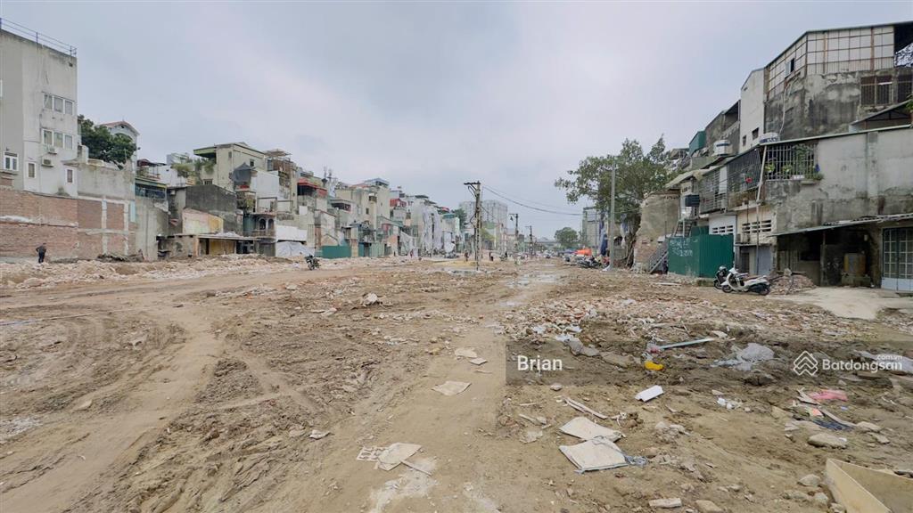 Chính chủ bán nhà mặt phố khu la thành dt 135m2, mt 8.8m, 2 mặt tiền, đường rộng 55m