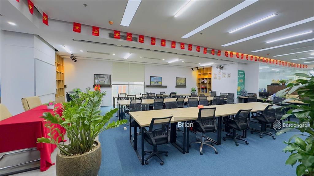 Chính chủ gửi bán sàn thương mại chân đế chung cư usilk city dt 504m2 sổ lâu dài cho thuê 1.2tỷ/năm