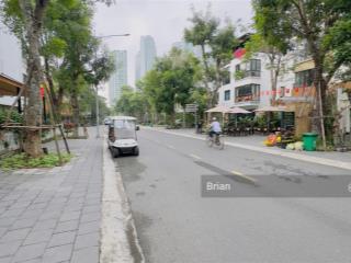 Bán nhà phố thảo nguyên ecopark dt 100m2, 2 mặt tiền,view kênh,vỉa hè siêu rộng,kinh doanh