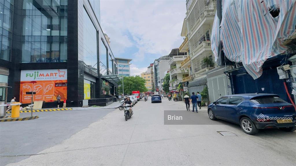 Chính chủ bán nhà hoàng cầu dt 150m2, mt 7m, kinh doanh sầm uất, gần hồ hoàng cầu