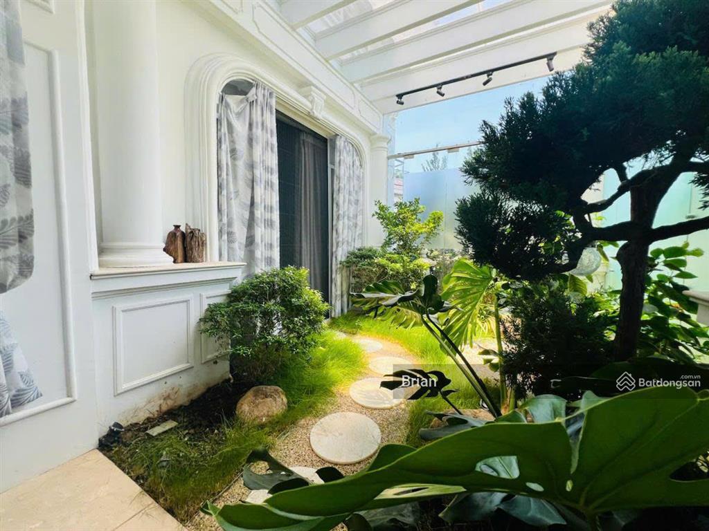 Chính chủ bán nhà biệt thự tp giao lưu dt 234m2, mt 13m, 4 tầng thang máy, có bể bơi, 2 mặt tiền