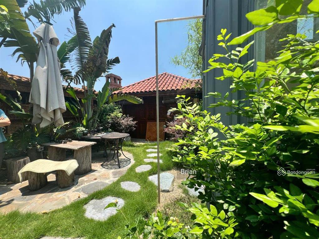 Chính chủ bán nhà biệt thự tp giao lưu dt 234m2, mt 13m, 4 tầng thang máy, có bể bơi, 2 mặt tiền