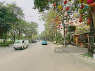 Chính chủ gửi bán bt tp giao lưu dt 234m2, mt 13.3m, 5 tầng thang máy, bể bơi, 2 mặt tiền, ảnh thật