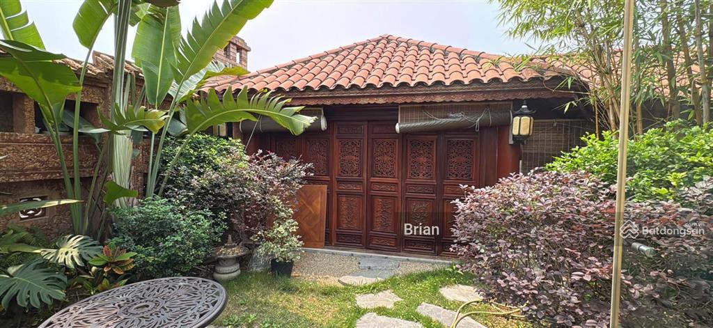 Chính chủ gửi bán bt tp giao lưu dt 234m2, mt 13.3m, 5 tầng thang máy, bể bơi, 2 mặt tiền, ảnh thật