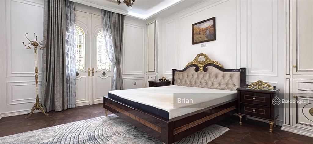 Chính chủ gửi bán bt tp giao lưu dt 234m2, mt 13.3m, 5 tầng thang máy, bể bơi, 2 mặt tiền, ảnh thật