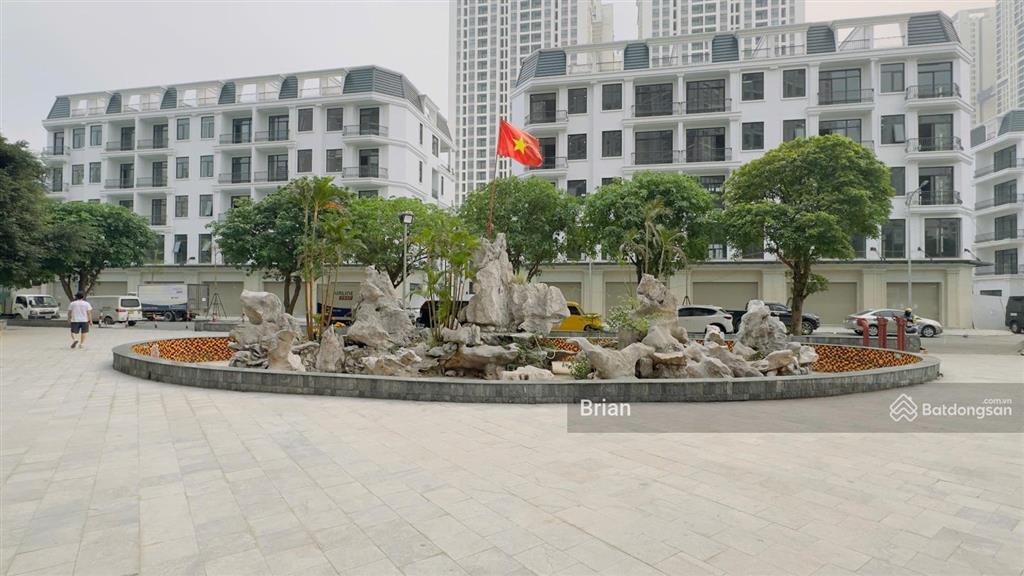 Bán sàn thương mại chân đế chung cư usilk city. dt 3317.2m2 sổ lâu dài, có bể bơi