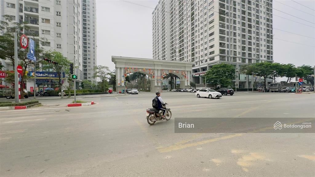 Bán sàn thương mại chân đế chung cư usilk city. dt 2813m2 sổ lâu dài, có bể bơi