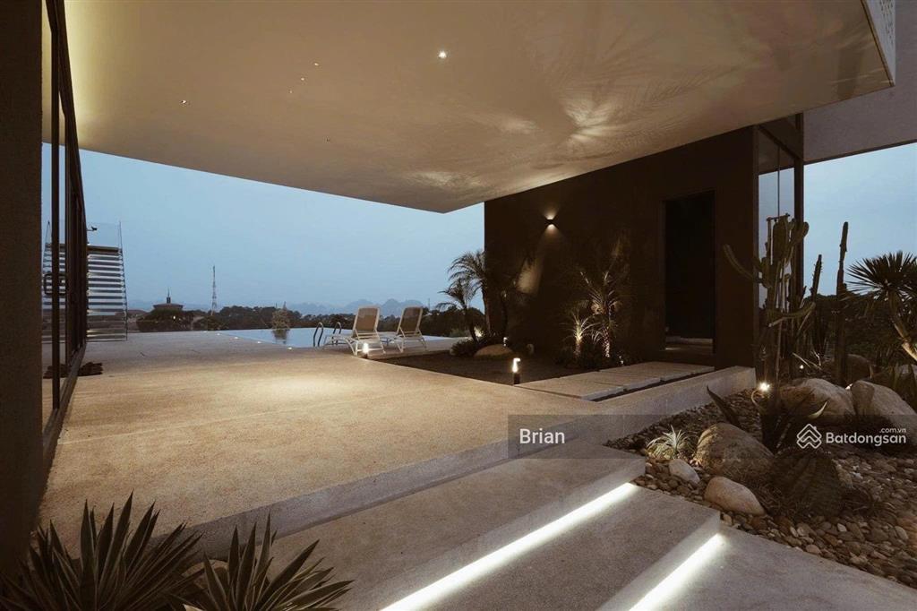 Bán biệt thự view biển  đảo tuần châu dt 500m2, gần vinhomes global gate hạ long xanh