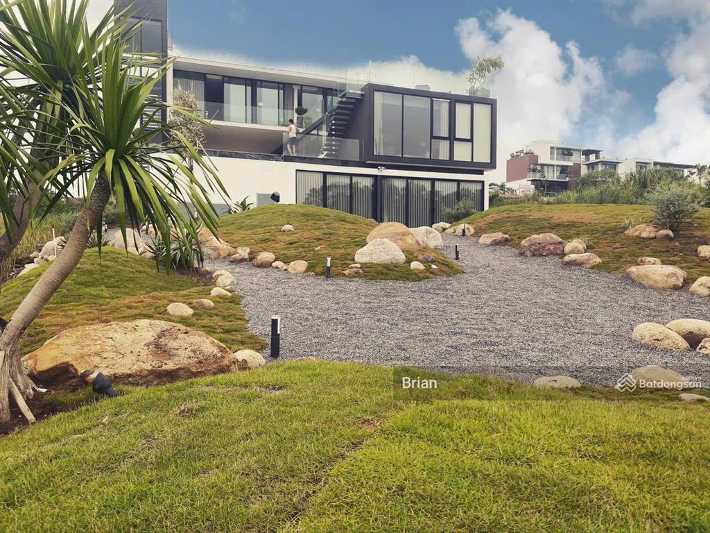 Bán biệt thự view biển  đảo tuần châu dt 500m2, gần vinhomes global gate hạ long xanh