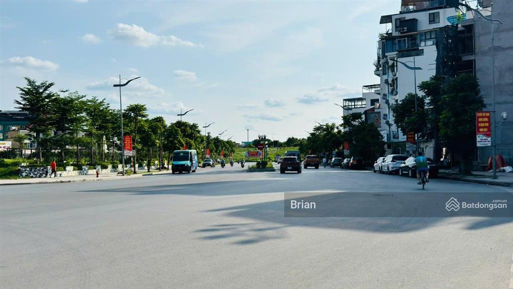 Bán nhà chính chủ mặt phố nguyễn gia bồng dt 341m2, mt 26.2m2, 2 mặt tiền, đường rộng 40m, vỉa hè