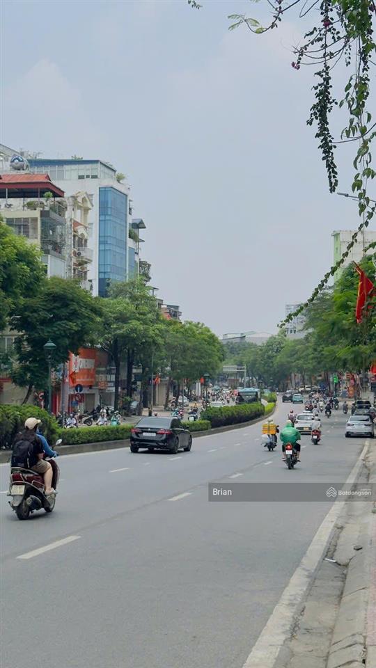Bán nhà chính chủ mặt phố nguyễn văn cừ dt 957m2, mt 40m, lô góc, 3 mặt tiền