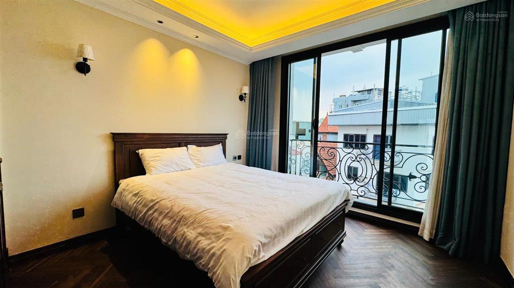 Chính chủ bán nhà tô ngọc vân dt 170m2, mt 7.5m, 10 tầng thang máy cho thuê 5.4 tỷ/năm, view hồ tây