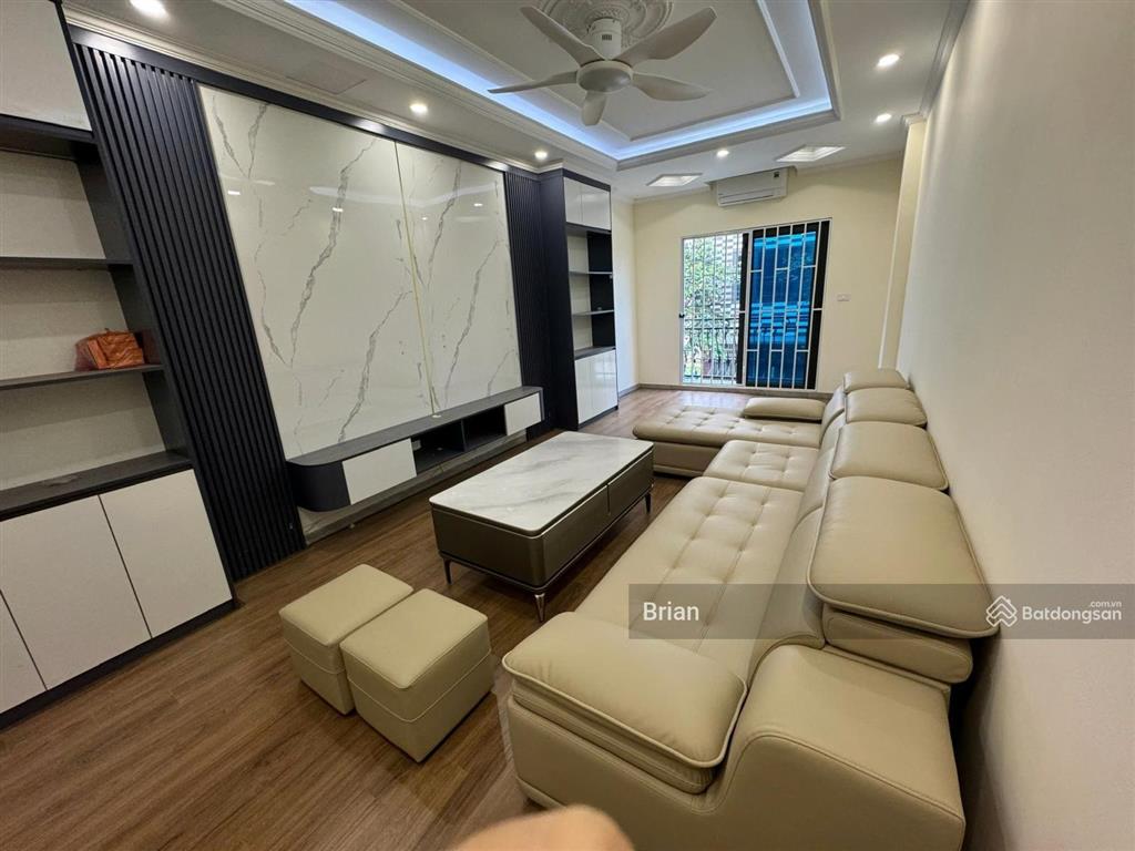Bán nhà chính chủ đường tu hoàng dt 40m2, 7 tầng thang máy, đường ô tô tránh, có vỉa hè, kinh doanh