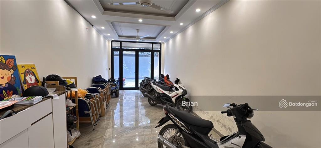 Bán nhà chính chủ đường tu hoàng dt 40m2, 7 tầng thang máy, đường ô tô tránh, có vỉa hè, kinh doanh