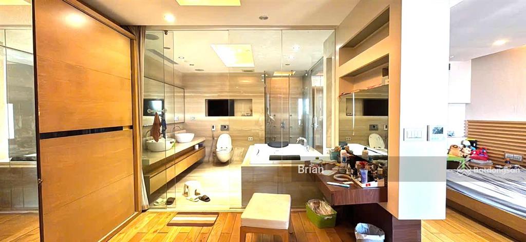 Bán cc chính chủ tòa m3m4 nguyễn chí thanh dt 320m2, view hồ thành công, 5 ngủ, 4wc ,2 thoáng
