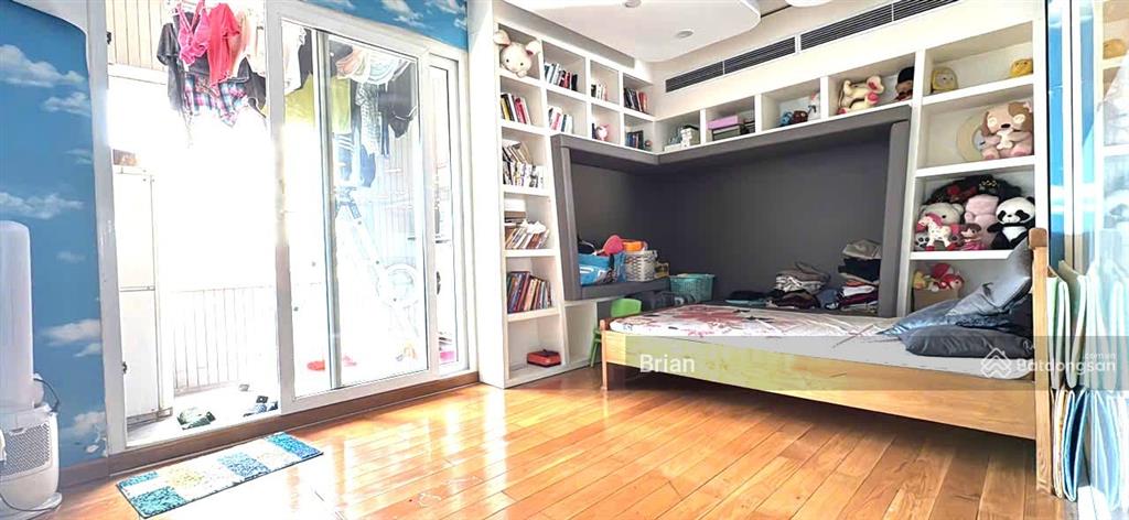 Bán cc chính chủ tòa m3m4 nguyễn chí thanh dt 320m2, view hồ thành công, 5 ngủ, 4wc ,2 thoáng
