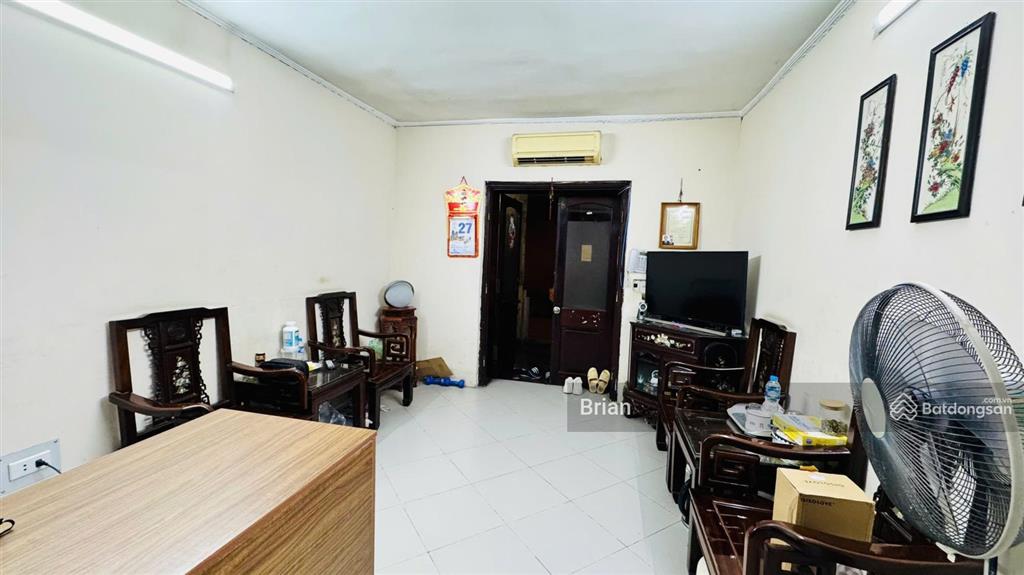 Gia đình cần bán gấp nhà tt tầng 1 tt thành công, dt 60m², 3 phòng ngủ, kinh doanh, ô tô đỗ cửa