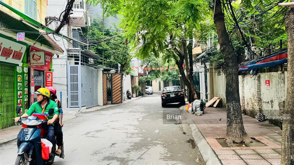 Chính chủ bán nhà ngõ 34 hoàng cầu, dt 46m2, mt 5.1m, 5.5 tầng, ô tô tránh, kinh doanh