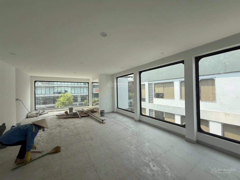 Bán tòa nhà mt cộng hòa 9x30m | hầm+7 tầng. 1800m2 sàn. giá hạ còn 57 tỷ