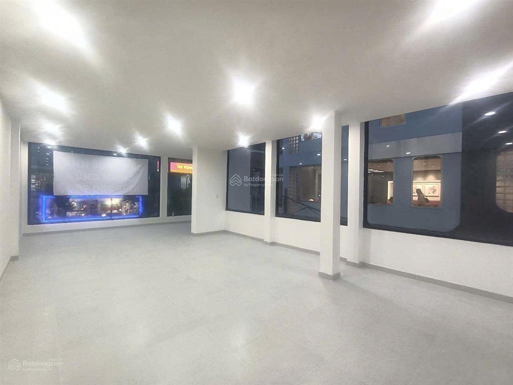 Bán tòa nhà mt cộng hòa 9x30m | hầm+7 tầng. 1800m2 sàn. giá hạ còn 57 tỷ