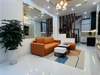 5 tầng  ngõ 68 cầu giấy  ngõ 3m  vị trí đẹp  ở ngay  không quy hoạch  3 ngủ xịn sò