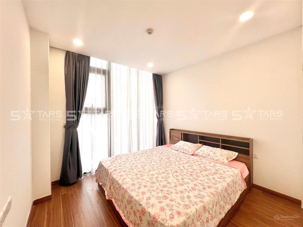Cho thuê căn 3 phòng ngủ full nội thất diện tích lớn nhất ecogreen giá cực tốt chỉ 20tr