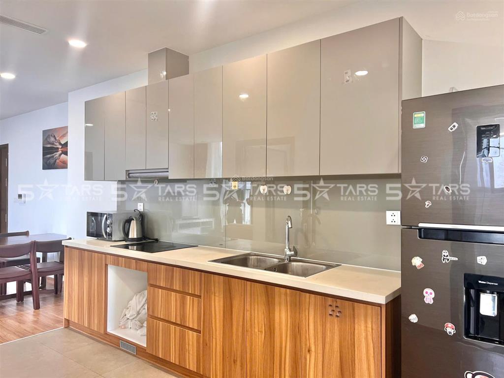 Cho thuê căn 3 phòng ngủ full nội thất diện tích lớn nhất ecogreen giá cực tốt chỉ 20tr