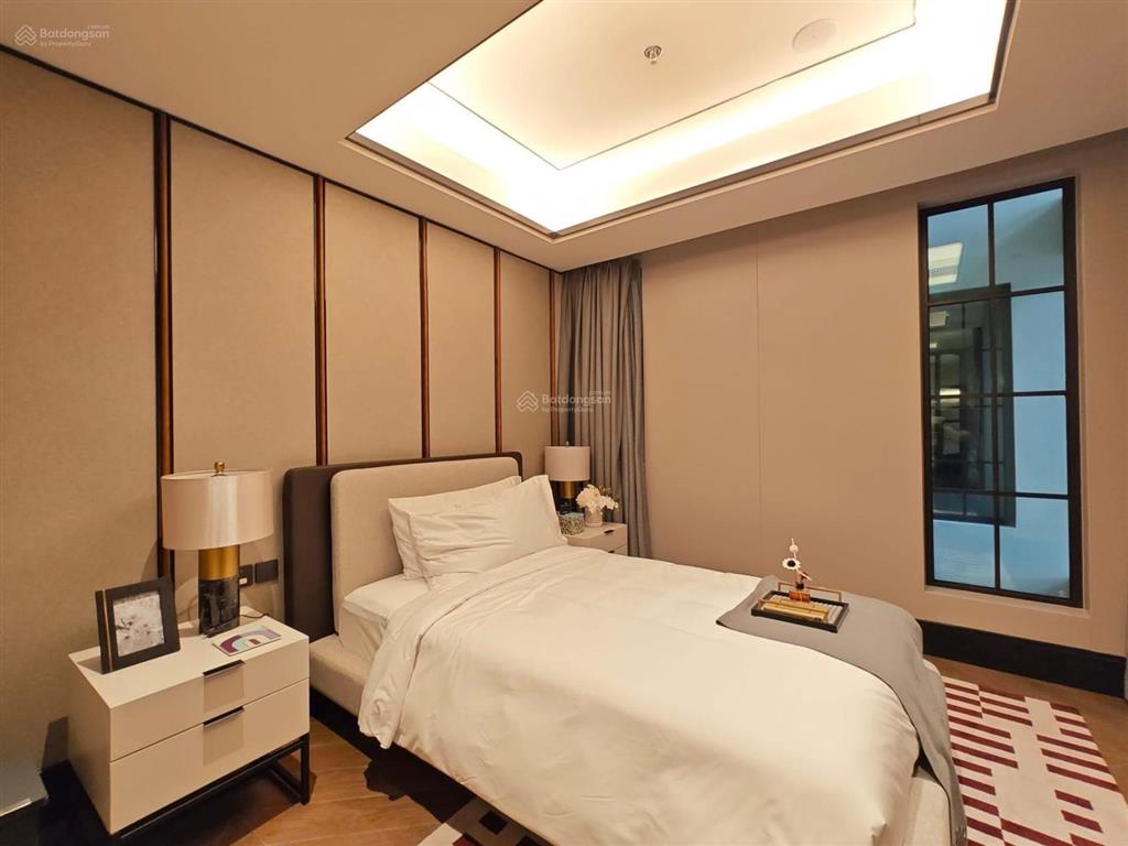 Bán căn hộ chung cư 6 sao the grand hàng bài  hoàn kiếm dt 152m2 3n đang cho thuê 300tr giá 120 ty