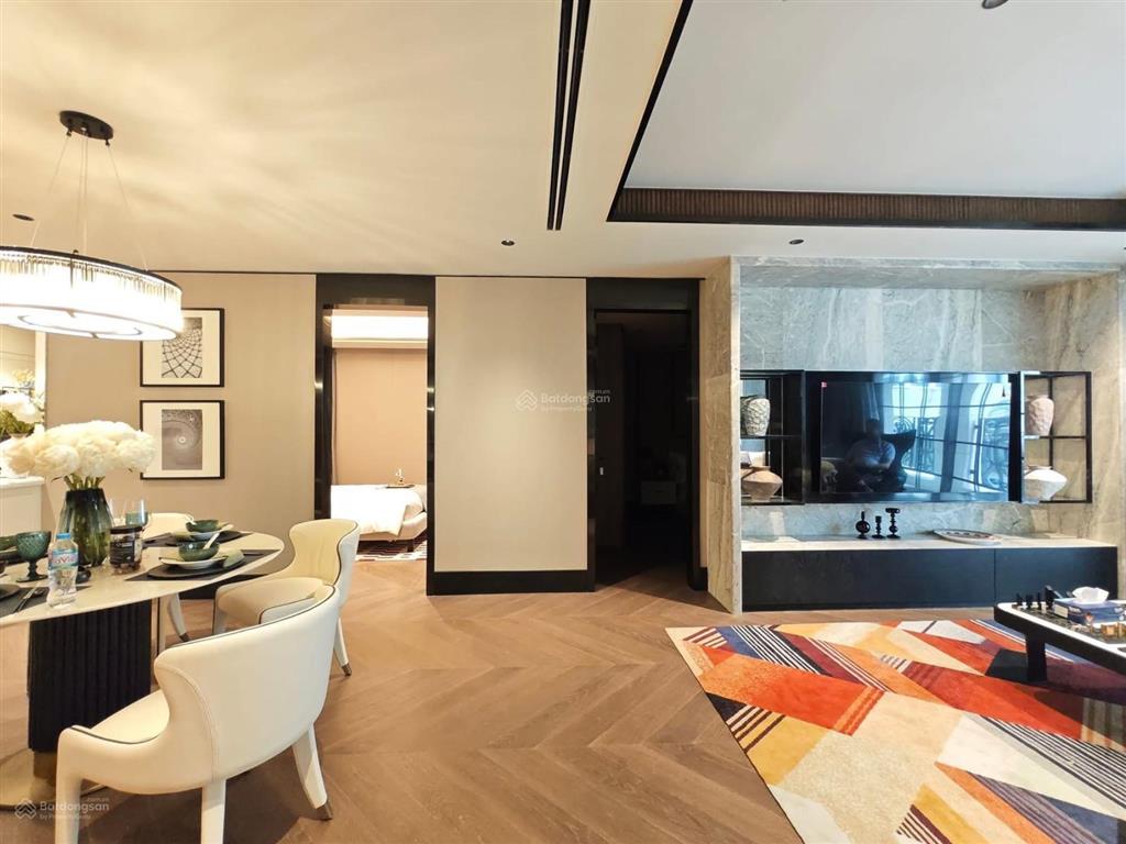 Bán căn hộ chung cư 6 sao the grand hàng bài  hoàn kiếm dt 152m2 3n đang cho thuê 300tr giá 120 ty