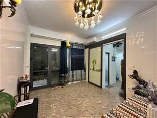 Bán nhà hàng chuối ngõ nông đẹp sạch sẽ gần phố lô góc dt 48m4 tầng mt 5,3m giá 19.1 tỷ