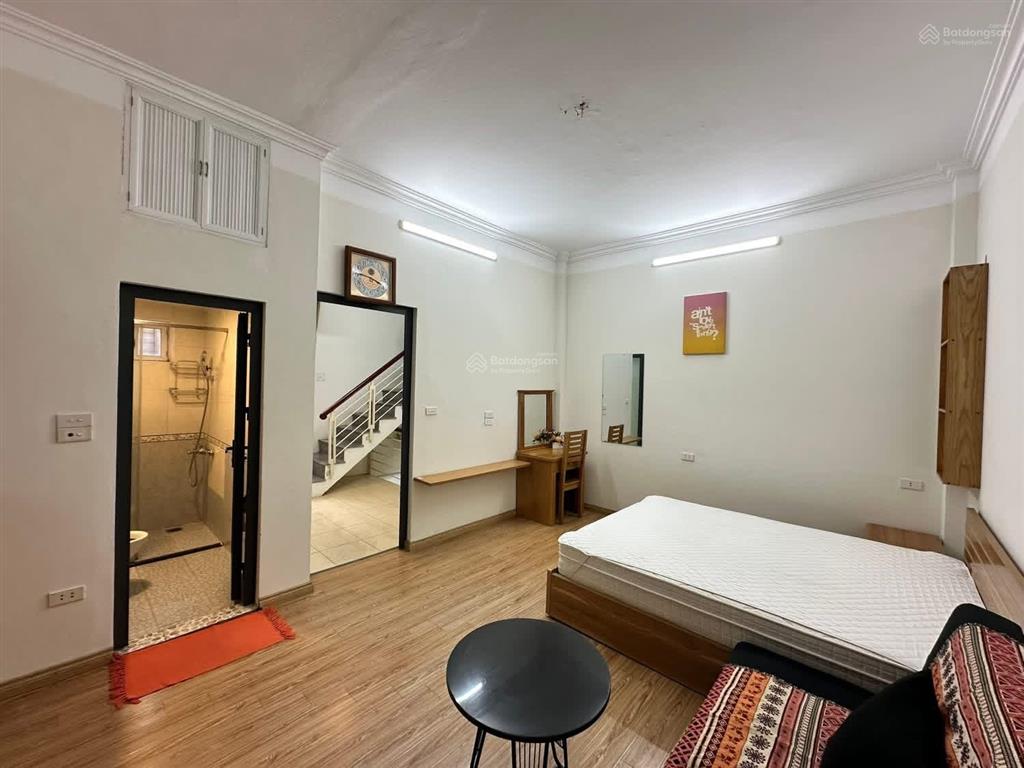 Bán nhà hàng chuối ngõ nông đẹp sạch sẽ gần phố lô góc dt 48m4 tầng mt 5,3m giá 19.1 tỷ