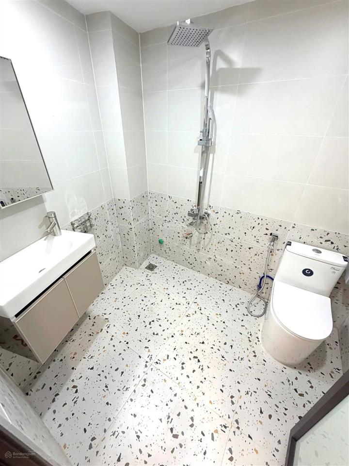 Bán nhà lò đúc hai bà trưng ngõ nông rộng, gần phố thoáng sáng dt 27m4tmặt tiền 5,6m giá 8.9 tỷ