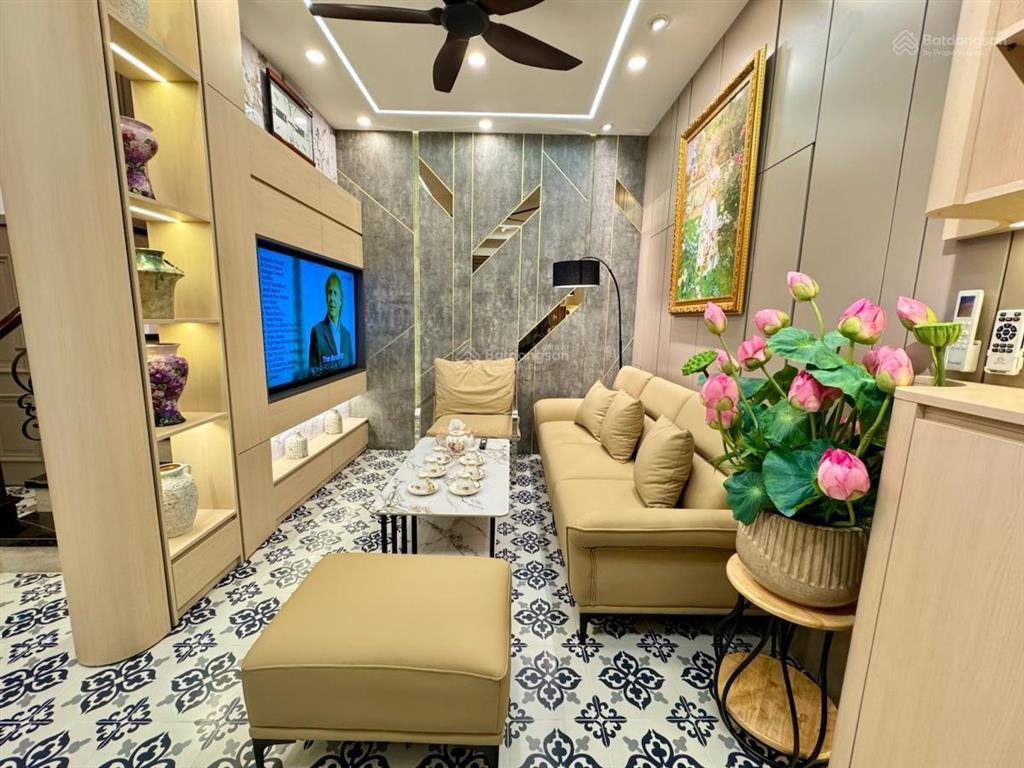 Bán nhà riêng 40m2 tại trần khát chân, quận hai bà trưng, giá cực chất 12 tỷ full nội thất cao cấp