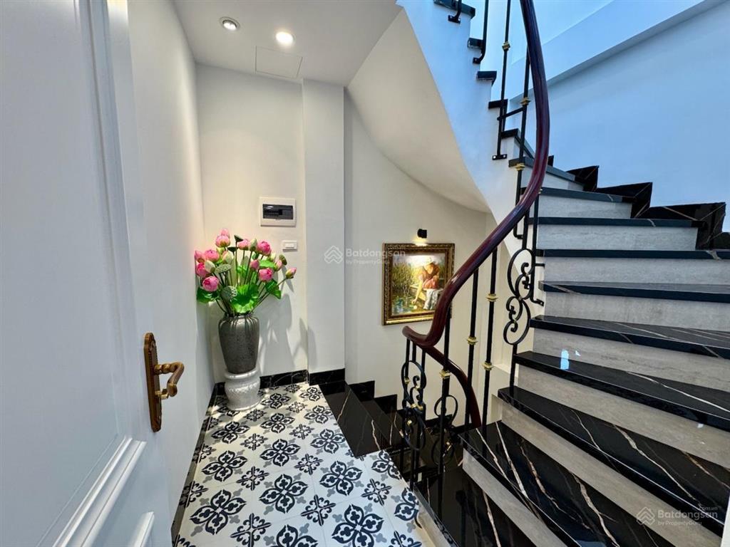 Bán nhà riêng 40m2 tại trần khát chân, quận hai bà trưng, giá cực chất 12 tỷ full nội thất cao cấp