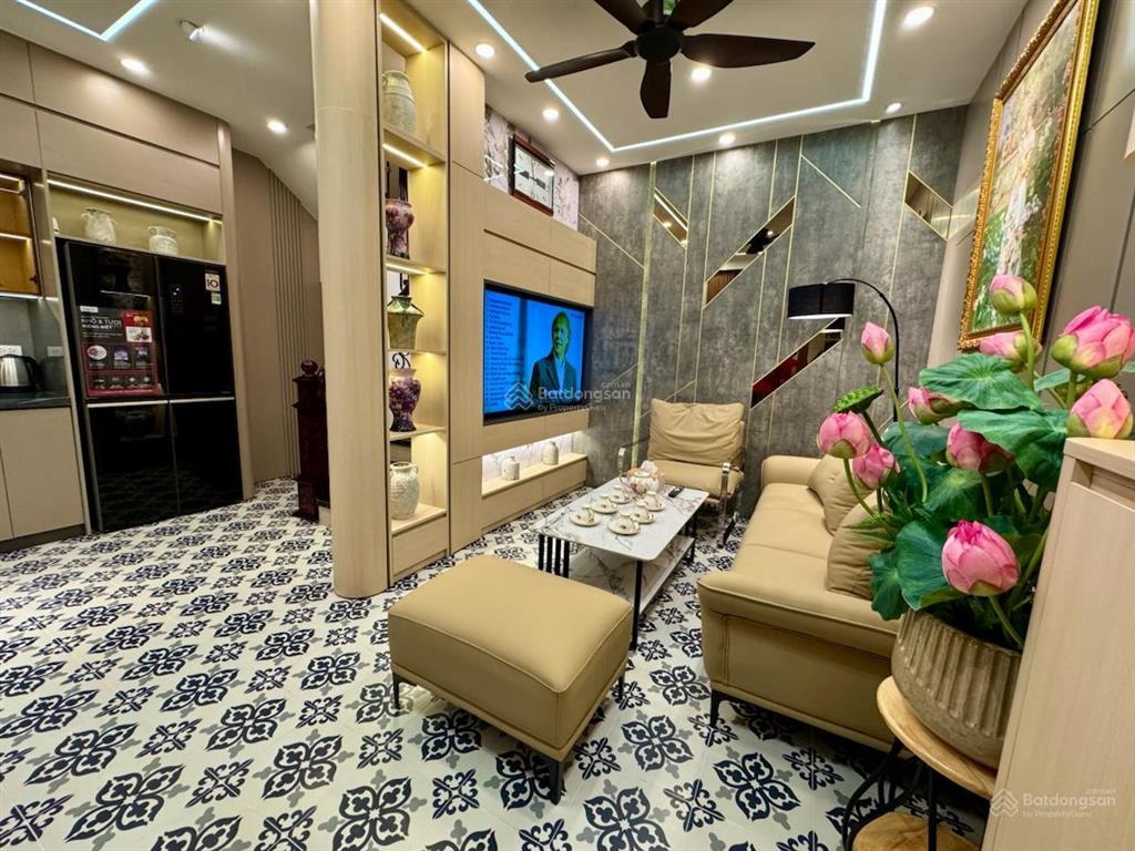 Bán nhà riêng 40m2 tại trần khát chân, quận hai bà trưng, giá cực chất 12 tỷ full nội thất cao cấp