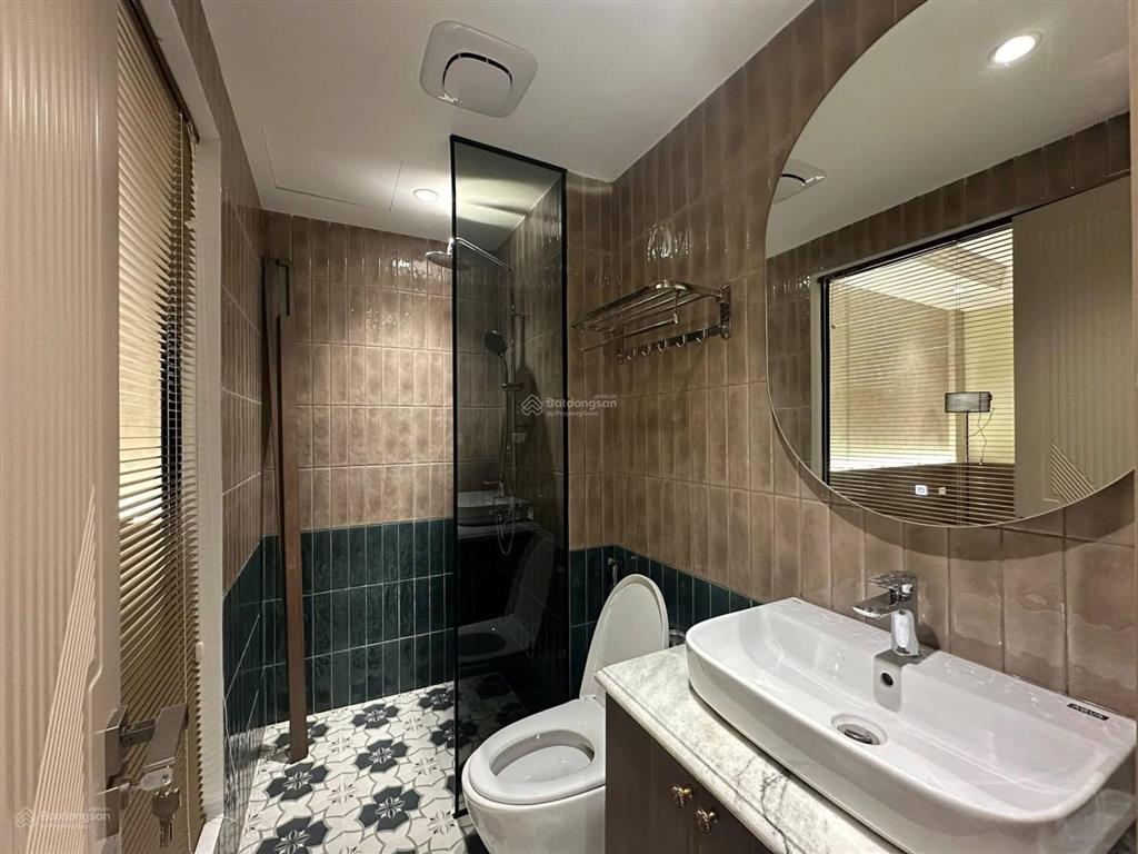 Bán nhà lò đúchai bà trưng ngõ nông gần phố nhà mới thang máy sổ 36m thực tế 406tầngmt8m 16,5 tỷ