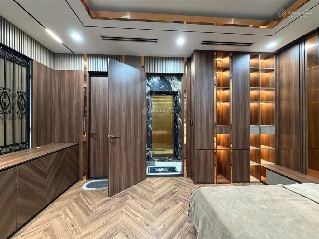 Bán nhà khu vực hai bà trưng, lò đúc 1 nhà ra phố nội thất vip dt 48m2, 8 tầng, mt 5.2m giá 24,9 tỷ