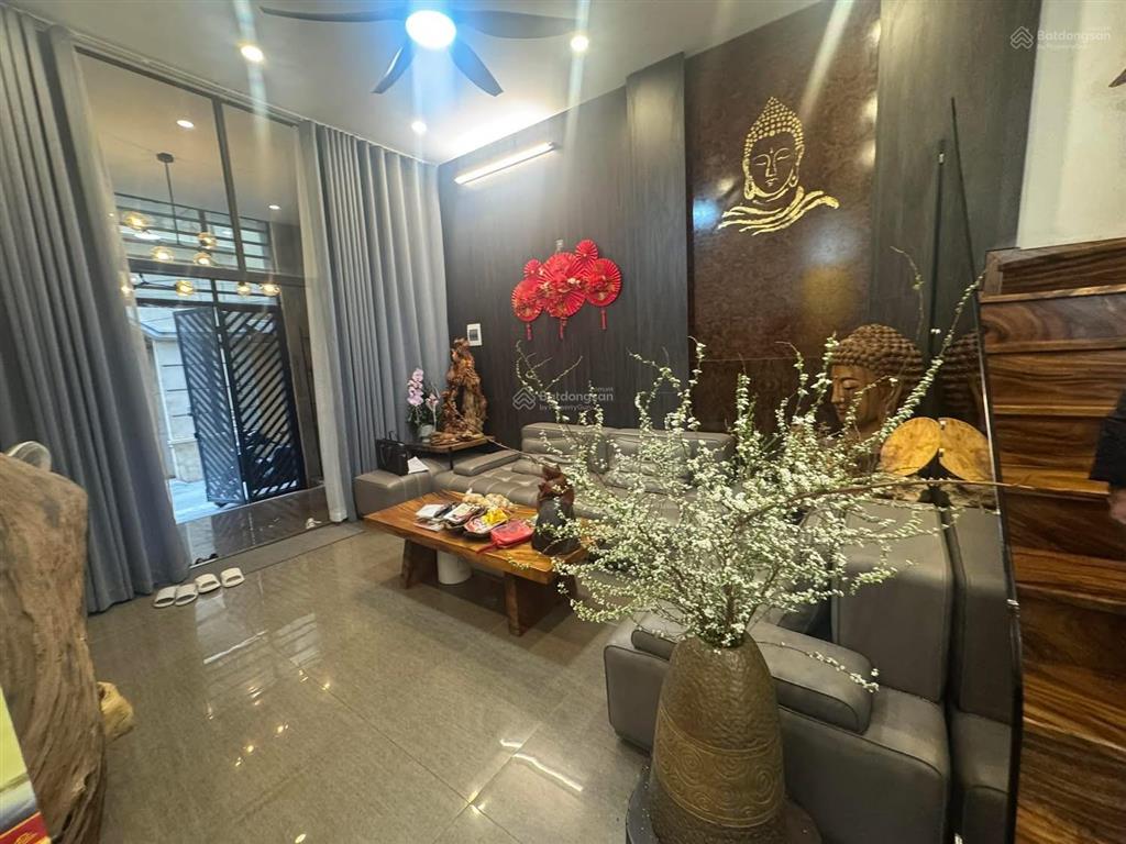 Bán nhà phân lô khu vực lò đúc, hai bà trưng ô tô nhỏ đỗ cửa dt 60m, 5t, mt 4m giá 17.9 tỷ